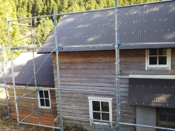 ダークブラウン波型ガルバ