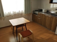 小さなダイニングテーブル