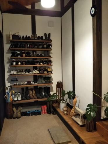 可動棚式の下駄箱