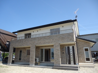 レンガ調サイディングの家