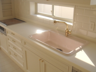 ホワイトのキッチン